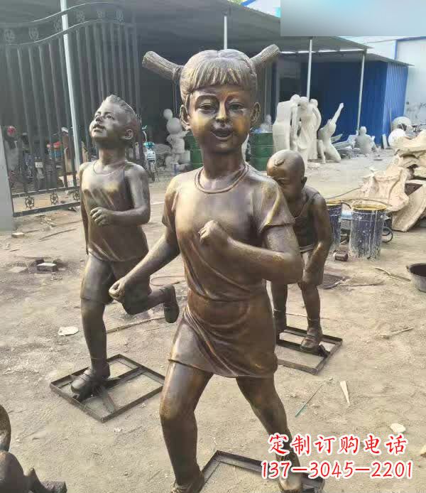 甘肃铜雕童年小狗陪伴儿童奔跑的时光