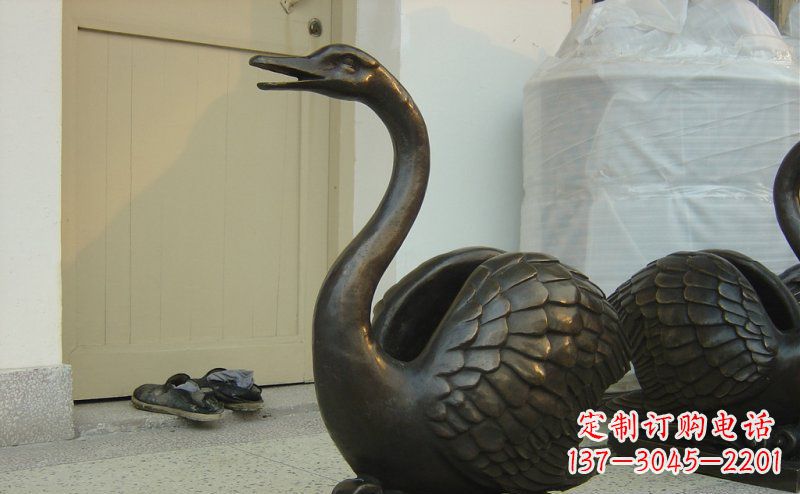 甘肃绝美铜板雕刻天鹅雕塑