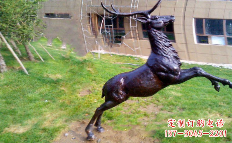 甘肃跳跃的鹿动物铜雕