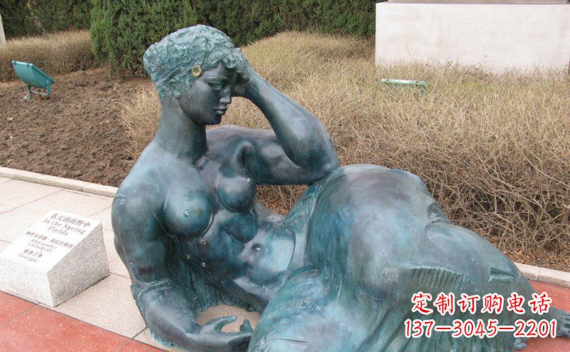 甘肃公园西方女人人物铜雕_2