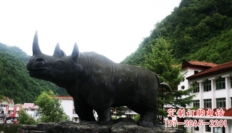 甘肃公园犀牛石雕