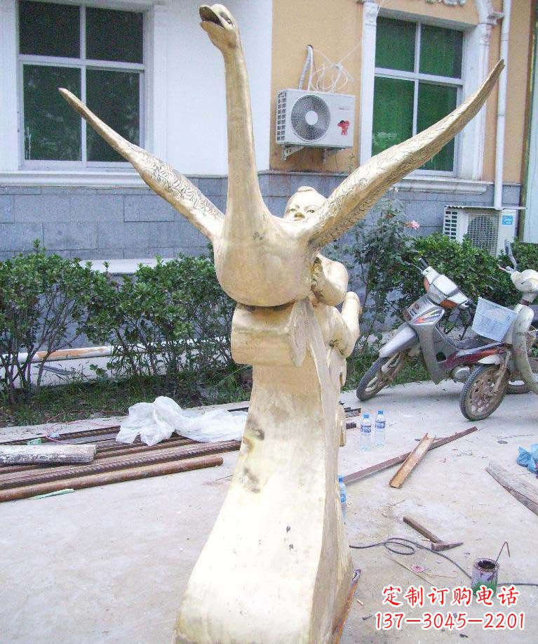 甘肃孩子与天鹅·梦幻铜雕