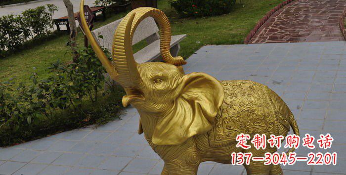 甘肃呈现自然之美的小象铜雕