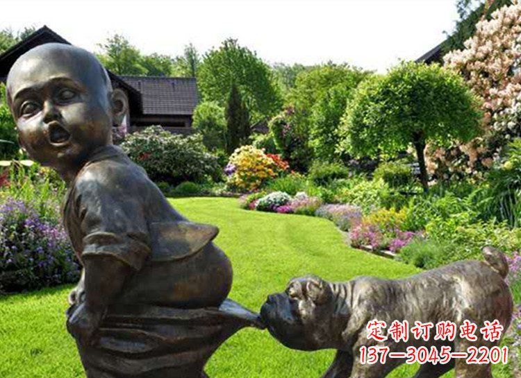 甘肃小孩咬小狗大雕塑