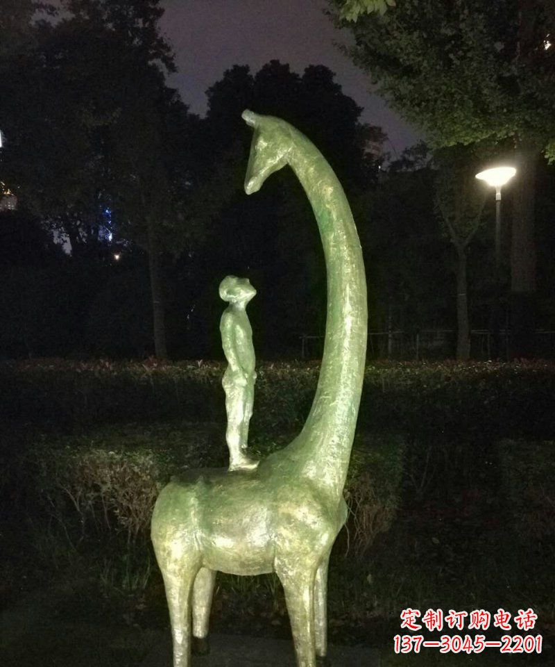 甘肃壮观绝伦的长颈鹿雕塑