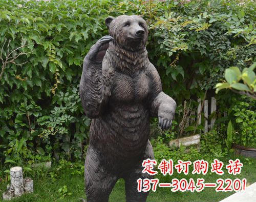 甘肃仿真狗熊铜雕,体现野性的自然美丽