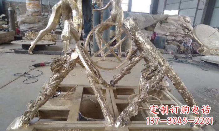 甘肃“百年古董浑天仪铜雕,让古典美触手可及”