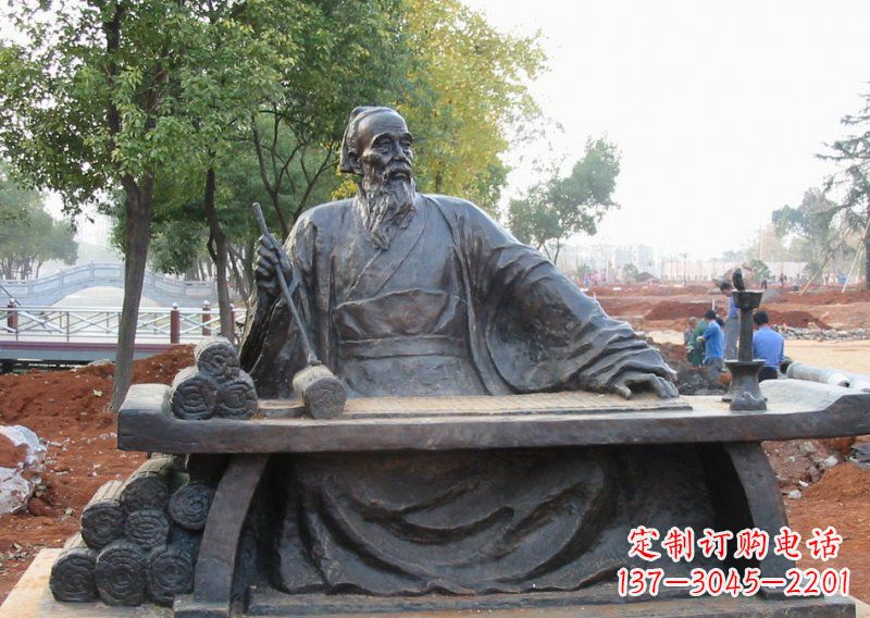 甘肃用传统工艺精心雕刻的张仲景铜雕
