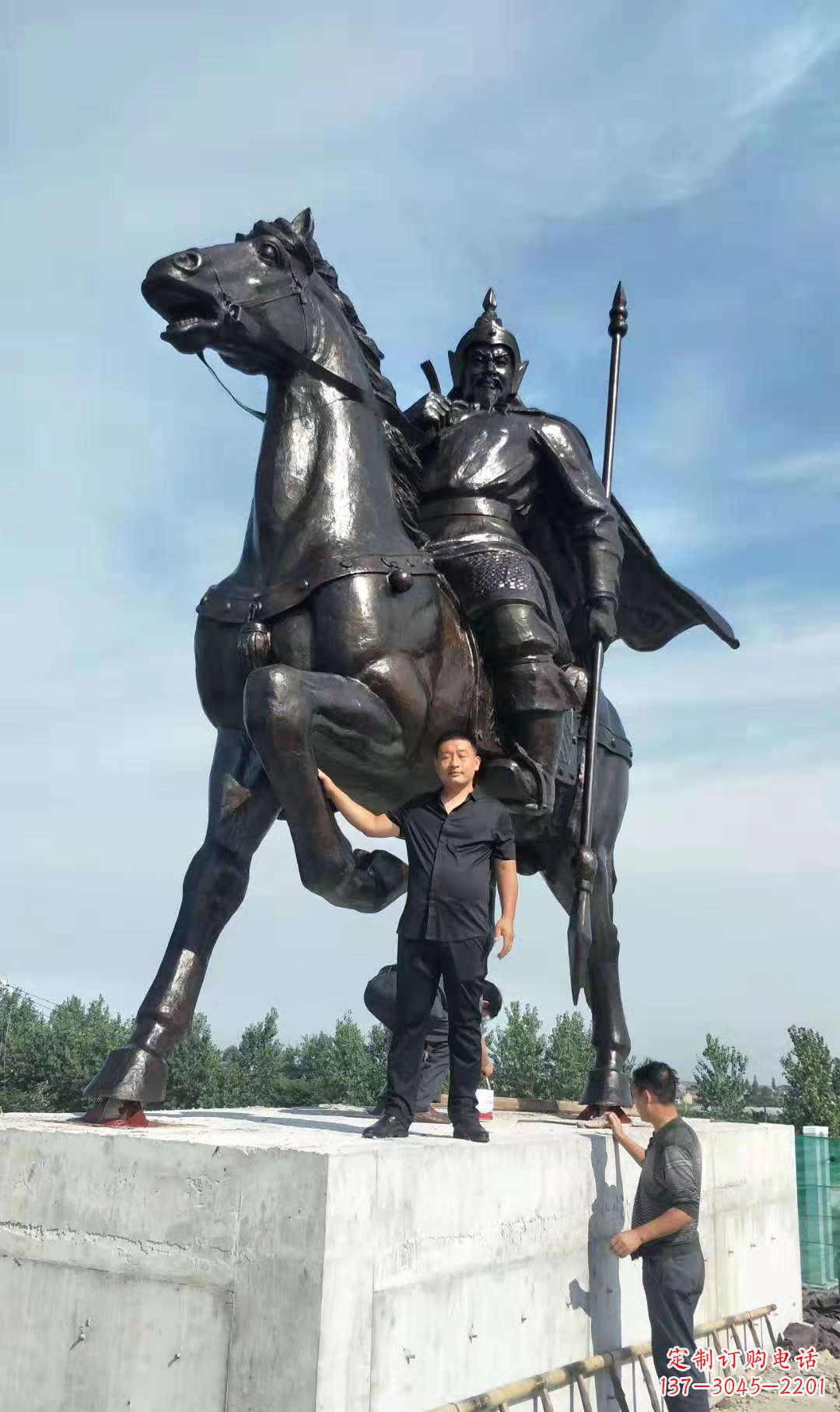 甘肃以古代骑马将军为灵感的铜雕