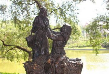 甘肃温馨铜雕公园里喂母亲吃荔枝的女孩