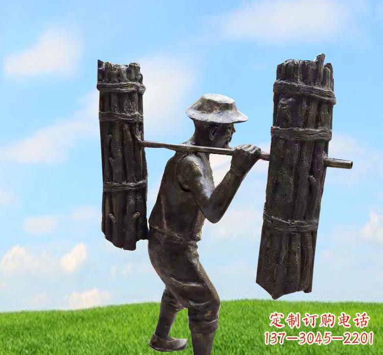 甘肃精美老人铜雕,传承古代挑柴精神