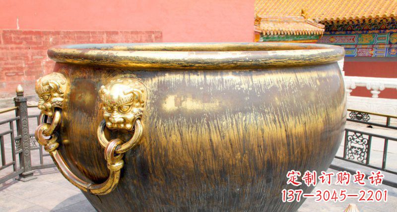 甘肃故宫圆形水缸铜雕,展现古典典雅之美