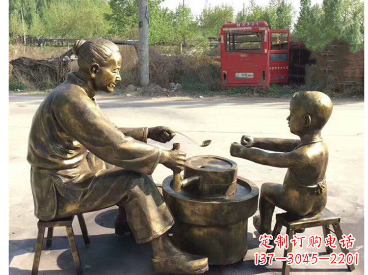甘肃浓情母亲磨豆浆小品人物铜雕;