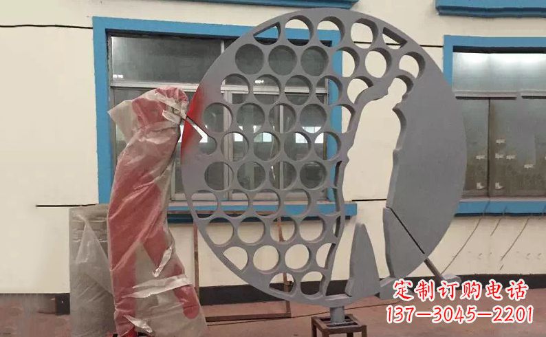 甘肃广场不锈钢打高尔夫球雕塑 (2)