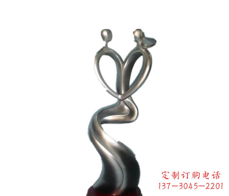甘肃爱的象征——不锈钢情侣雕塑