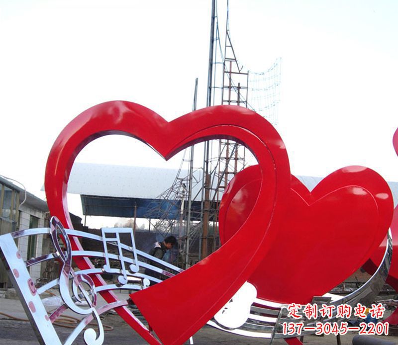 甘肃中领雕塑:音符桃心景观雕塑,给你的生活带去美妙的旋律