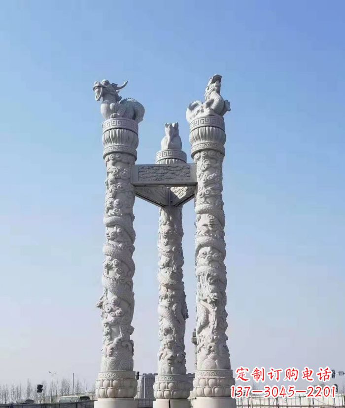 甘肃领雕塑:十二生肖石柱多彩景观