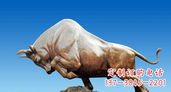 甘肃中领雕塑定制特色拓荒牛雕塑