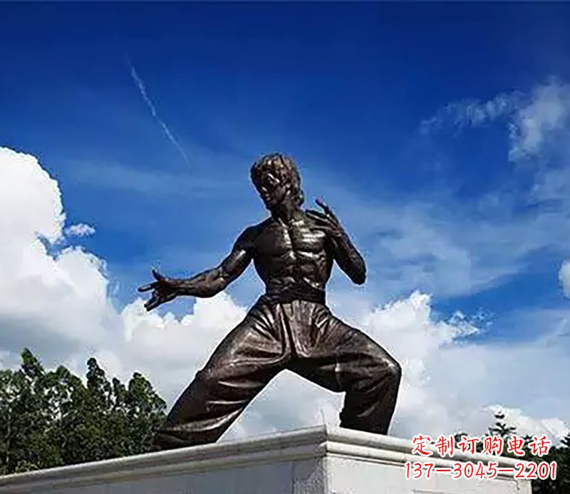 甘肃铸造传奇——李小龙铜雕塑