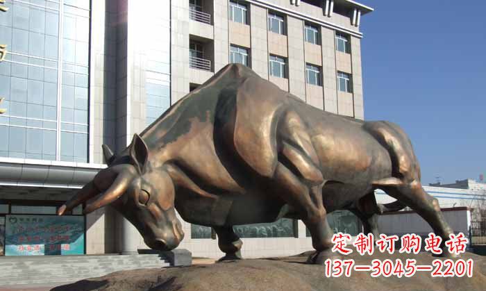 甘肃拓荒牛铜雕塑——将历史传承到现代