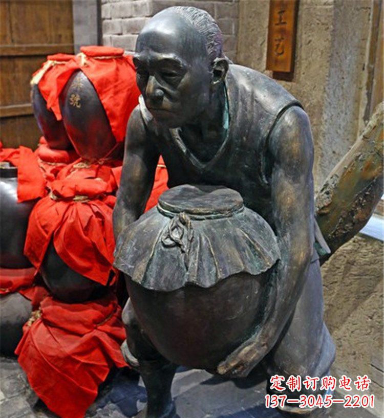 甘肃铜质老人抱酒图案雕塑