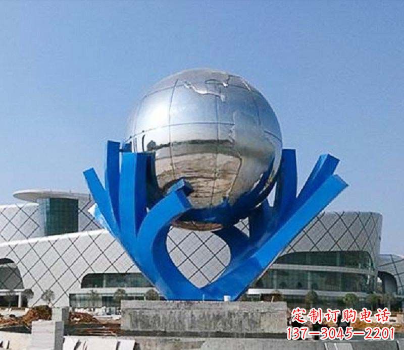 甘肃中领雕塑打造把地球握在手中精致不锈钢抽象雕塑