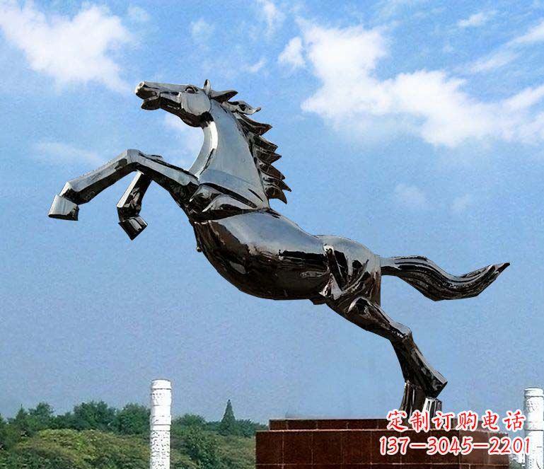 甘肃浑然天成的激情奔马雕塑