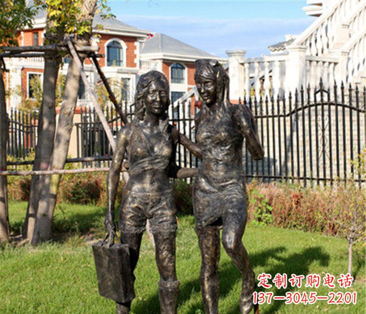甘肃逛街购物的女孩人物铜雕