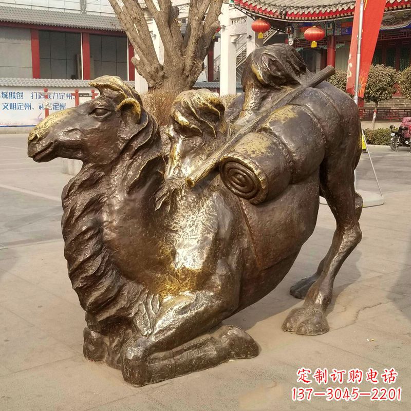 甘肃跪俯的骆驼铜雕,把动物的肃穆传递给您