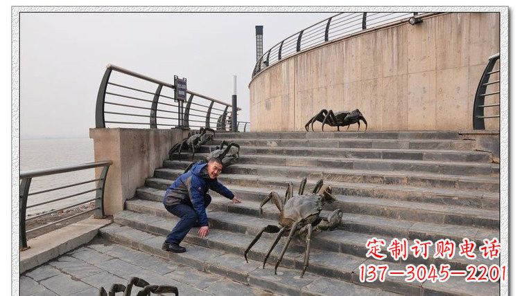 甘肃海边铜雕螃蟹