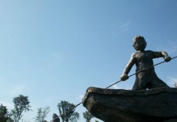 甘肃男孩撑船铜雕，营造童趣氛围