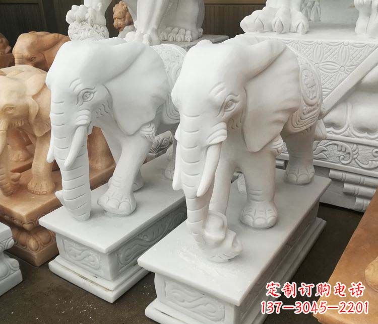甘肃独特的大象雕塑造型精美