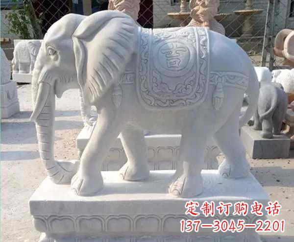 甘肃高贵厚重的大象雕塑