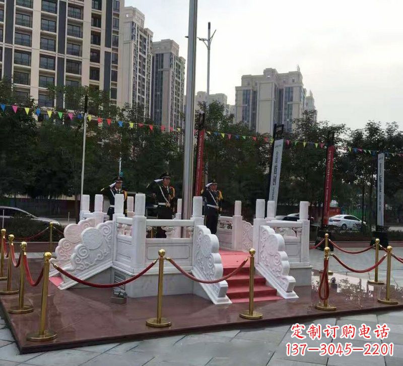 甘肃特色国旗雕塑,汉白玉企业升旗台