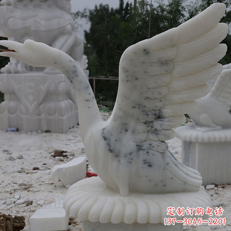 甘肃汉白玉吐水天鹅石雕