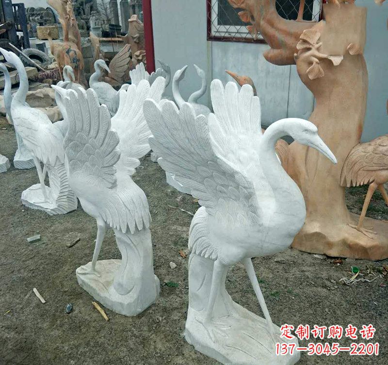 甘肃装点家园的仙鹤石雕