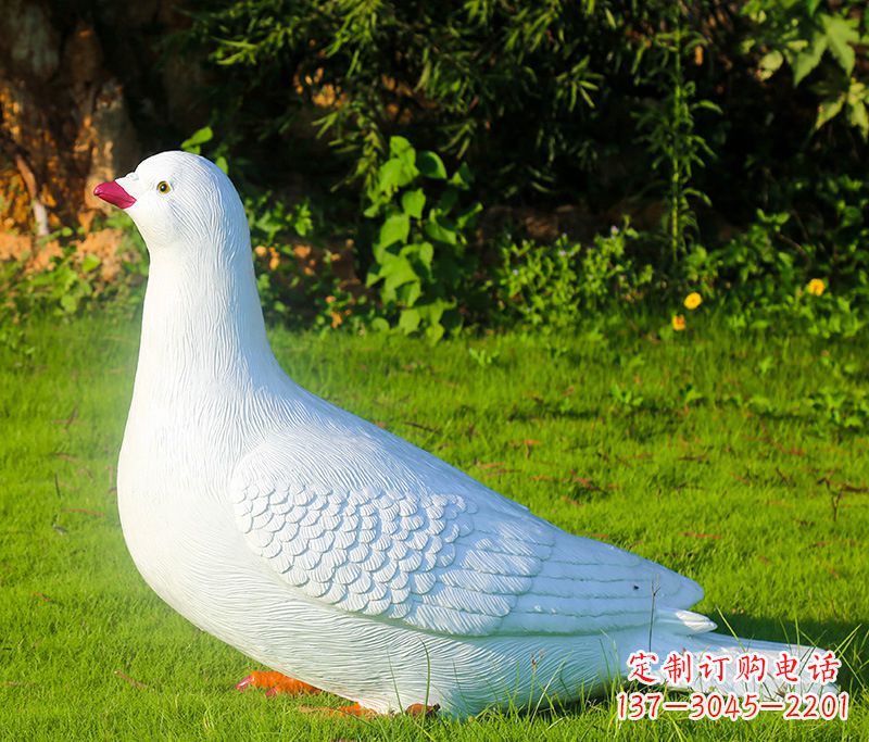 甘肃红旗和平鸽雕塑—倡导和平与爱的象征