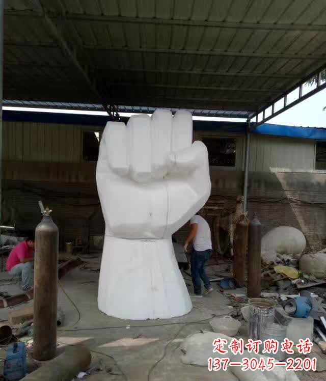 甘肃中领雕塑推出户外不锈钢拳头雕塑