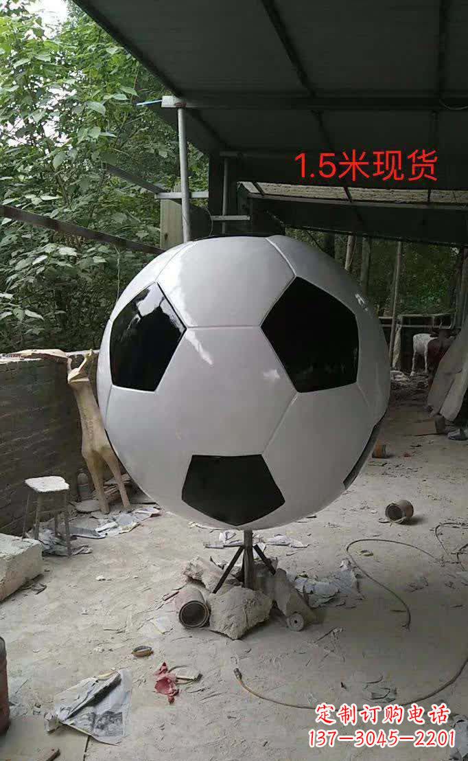 甘肃不锈钢足球雕塑提供优质的装饰效果