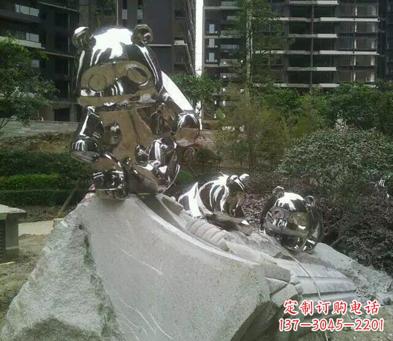 甘肃家喻户晓的可爱熊猫雕塑