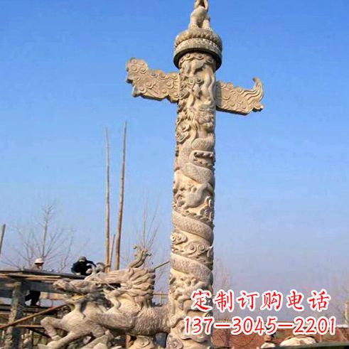 甘肃象征古老华夏文化的华表柱子雕塑