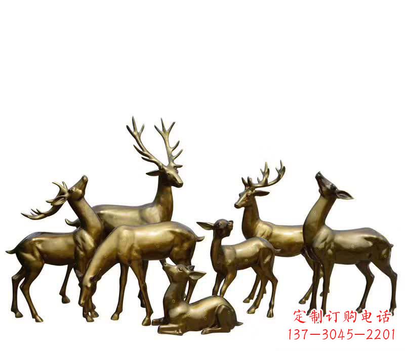 甘肃精致精美，欣赏黄铜色鹿群雕塑