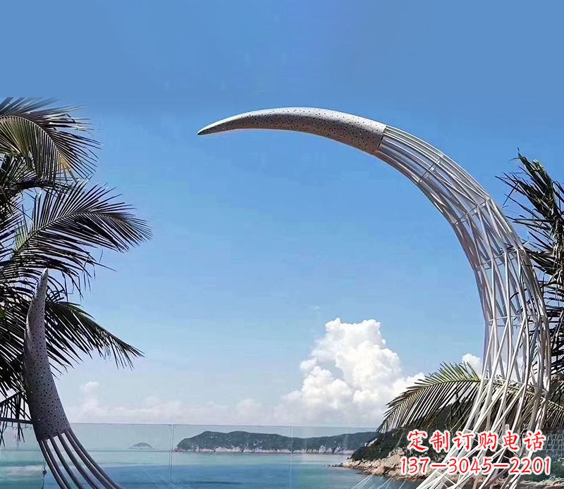 甘肃无比耀眼的不锈钢月亮雕塑