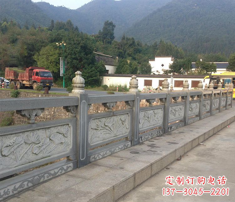 甘肃景区荷花浮雕石栏板石雕