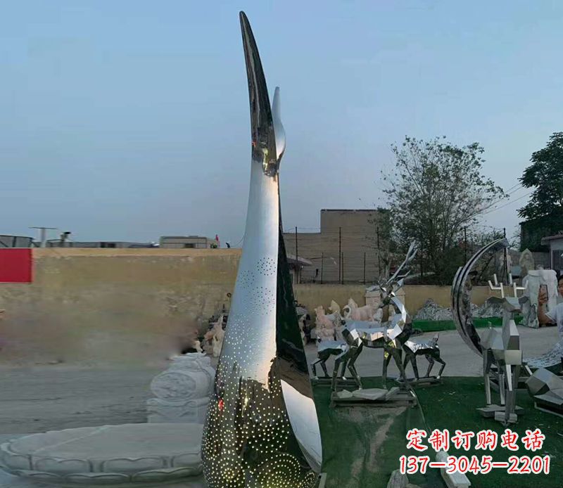 甘肃镜面广场不锈钢抽象天鹅雕塑
