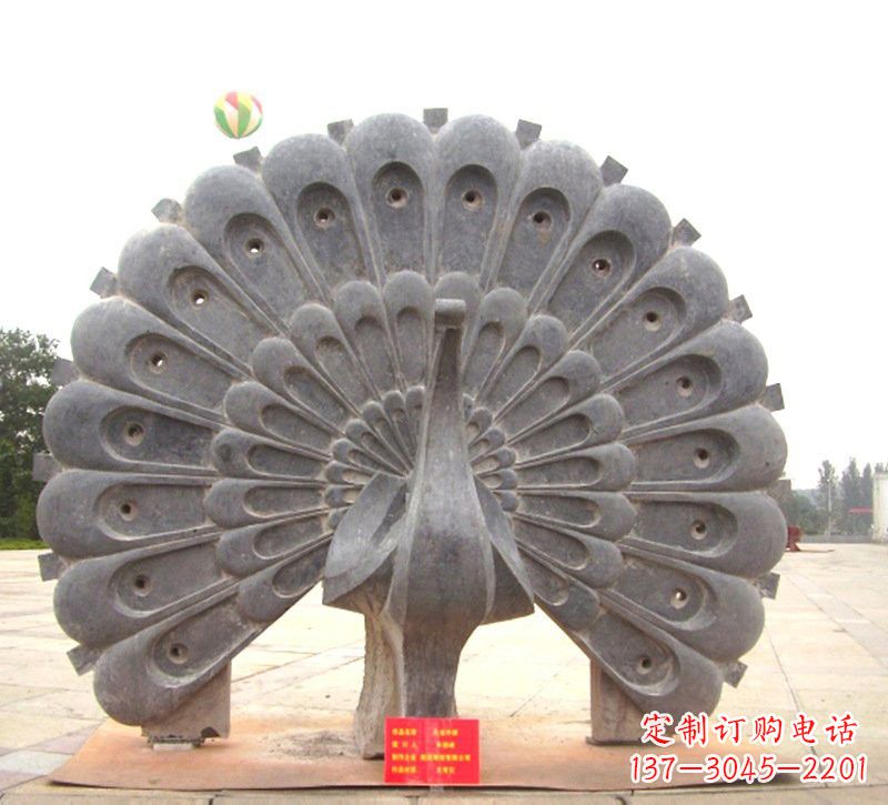 甘肃精美绝伦的碧玉孔雀雕塑