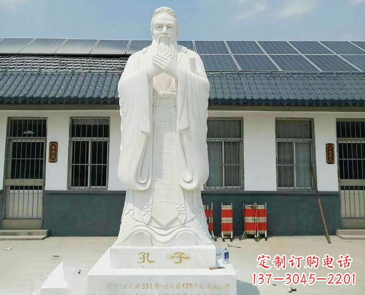 甘肃孔子伸舌头的雕像