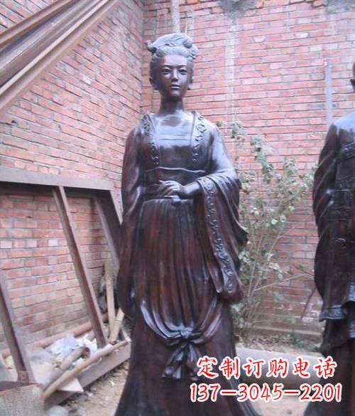 甘肃汹涌波澜中的李清照雕塑