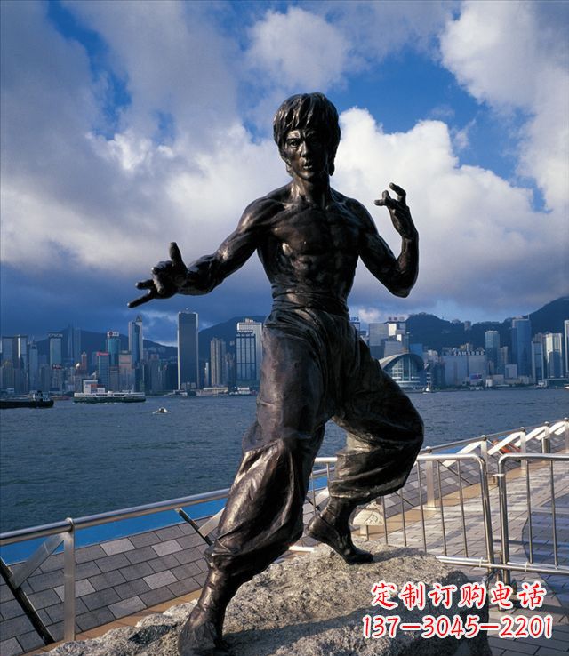 甘肃标题:李小龙铜雕,让传奇永存