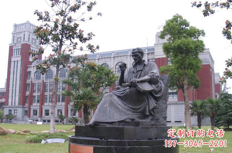 甘肃卢梭西方名人铜雕由中领雕塑定制,是一款完…